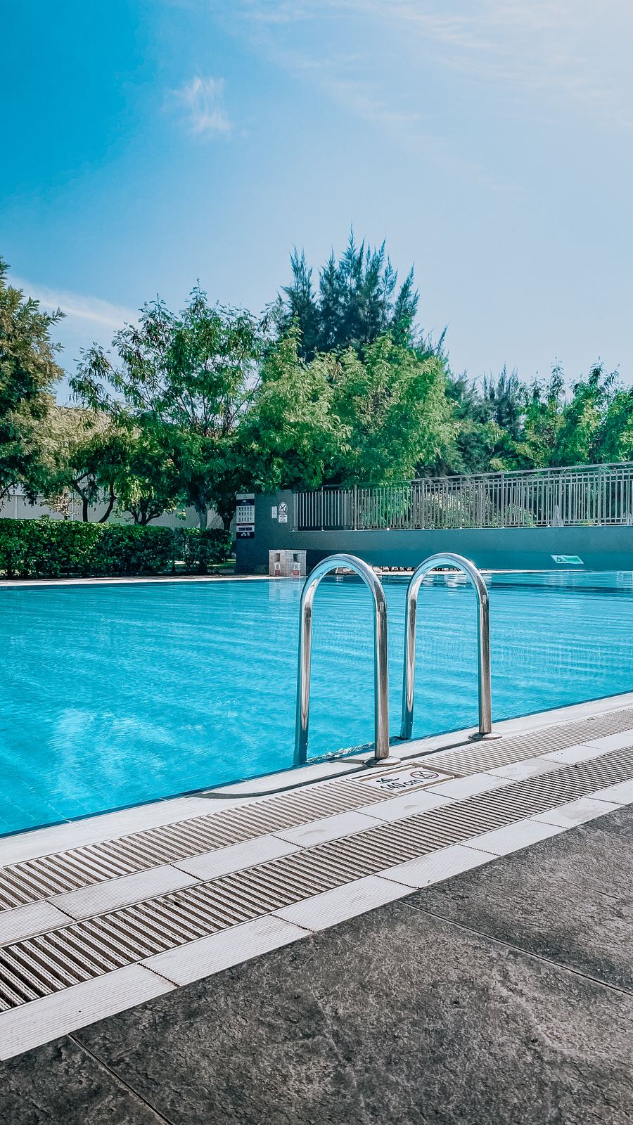 A custom backyard pool and outdoor living space in Southern Utah.